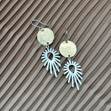 Load image into Gallery viewer, Sun Burst Earrings