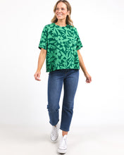 Load image into Gallery viewer, Stencil Floral Tee - Green